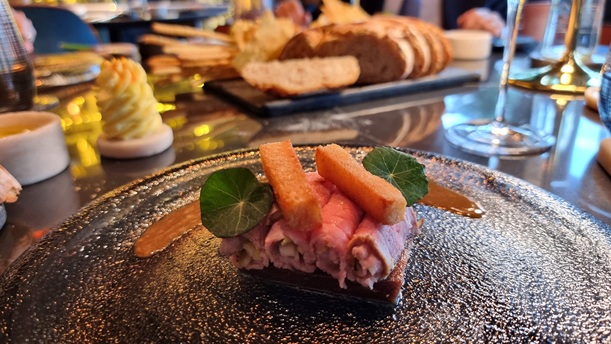Piatto di vitello e scampi di Sicilia, Atelier ristorante a Domodossola