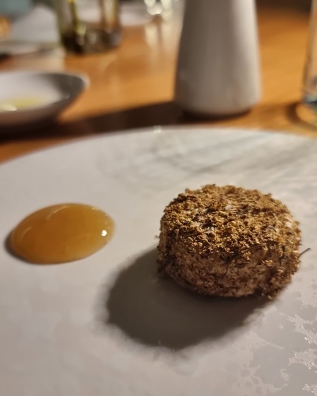 Cheesecake di robiola con fiori di sambuco e salsa di sambuco ristorante Borgia Milano Chef Giacomo Lovato