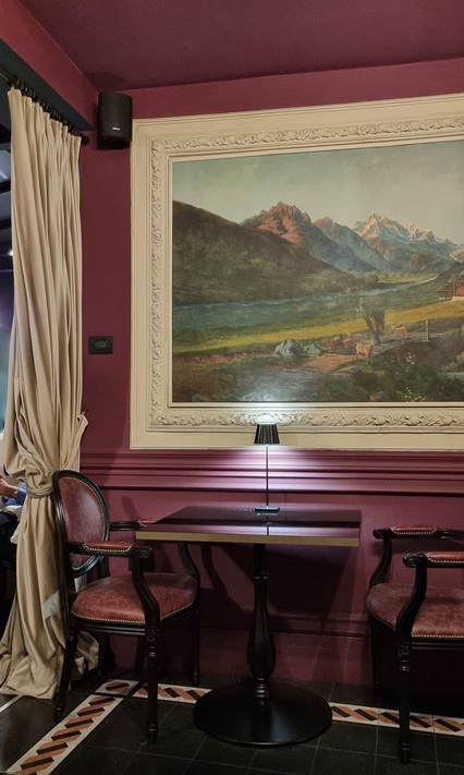sala bordeaux Caffè delle Rose Bistrot Verbania Pallanza Lago Maggiore
