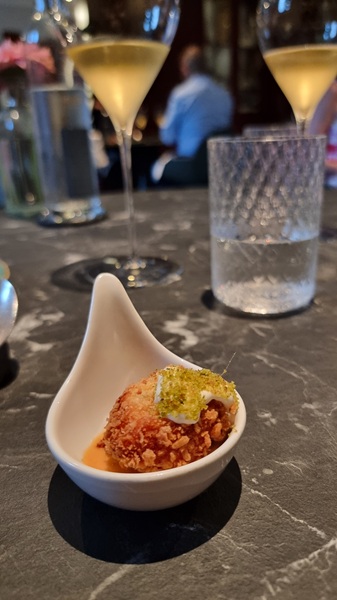 Polpetta di gambero La Caprese di MOzzo Bergamo cucina di Capri